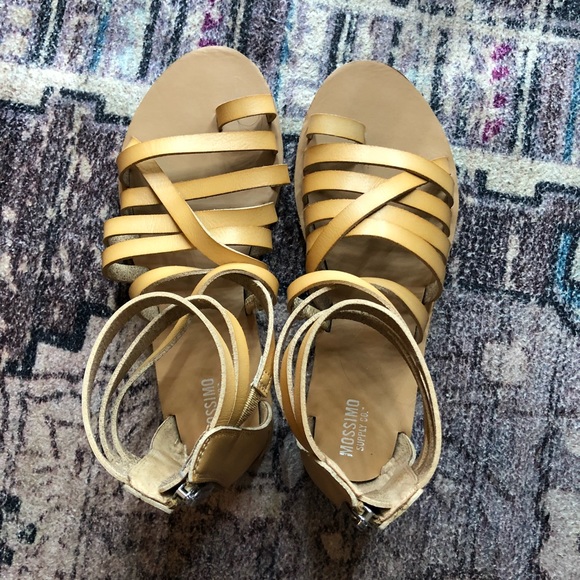 Mossimo Sandals - Picture 1 of 4